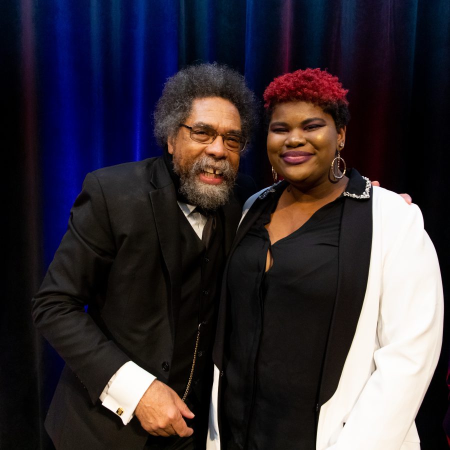 C63A2002-2-1-900x900